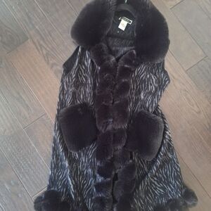 Chic Black Faux Fur Vest